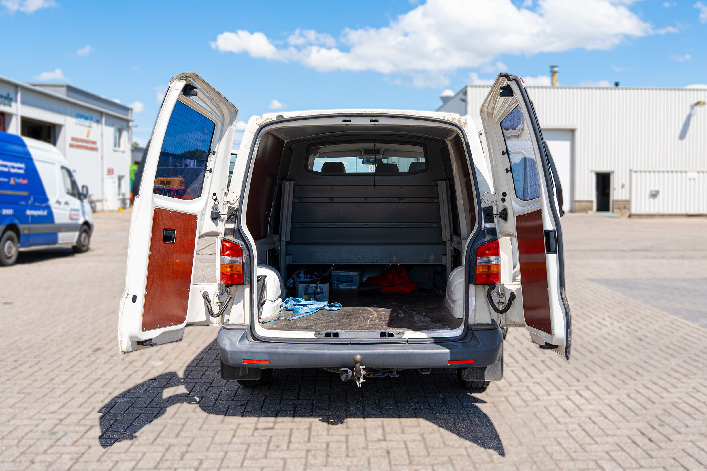 AMZ-autoverhuur_volkswagen-transporter-6pers-6-min